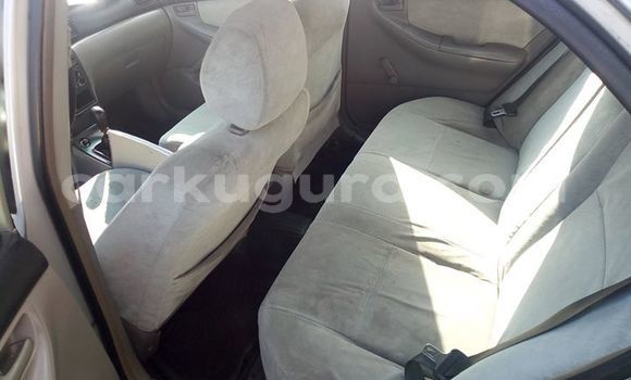 Nunua Ilio tumika Toyota Corolla Fedha Gari ndani ya Bujumbura nchini Bujumbura Nunua Ilio tumika Toyota Corolla Fedha Gari ndani ya Bujumbura nchini Bujumbura