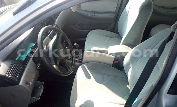 Nunua Ilio tumika Toyota Corolla Fedha Gari ndani ya Bujumbura nchini Bujumbura Nunua Ilio tumika Toyota Corolla Fedha Gari ndani ya Bujumbura nchini Bujumbura