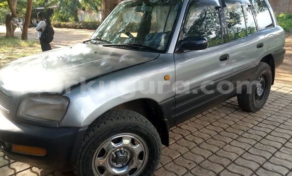 Nunua Ilio tumika Toyota RAV4 Fedha Gari ndani ya Bujumbura nchini Bujumbura Nunua Ilio tumika Toyota RAV4 Fedha Gari ndani ya Bujumbura nchini Bujumbura