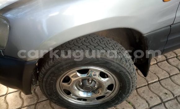 Nunua Ilio tumika Toyota RAV4 Fedha Gari ndani ya Bujumbura nchini Bujumbura Nunua Ilio tumika Toyota RAV4 Fedha Gari ndani ya Bujumbura nchini Bujumbura