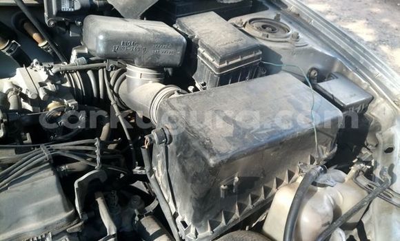 Nunua Ilio tumika Toyota RAV4 Fedha Gari ndani ya Bujumbura nchini Bujumbura Nunua Ilio tumika Toyota RAV4 Fedha Gari ndani ya Bujumbura nchini Bujumbura