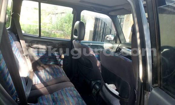 Nunua Ilio tumika Toyota RAV4 Fedha Gari ndani ya Bujumbura nchini Bujumbura Nunua Ilio tumika Toyota RAV4 Fedha Gari ndani ya Bujumbura nchini Bujumbura