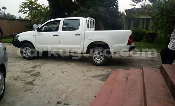 Acheter Occasion Voiture Toyota Hilux Blanc à Bujumbura, Bujumbura Acheter Occasion Voiture Toyota Hilux Blanc à Bujumbura, Bujumbura