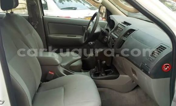 Acheter Occasion Voiture Toyota Hilux Blanc à Bujumbura, Bujumbura Acheter Occasion Voiture Toyota Hilux Blanc à Bujumbura, Bujumbura