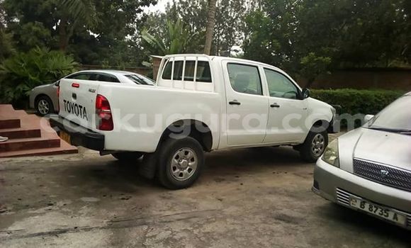 Acheter Occasion Voiture Toyota Hilux Blanc à Bujumbura, Bujumbura Acheter Occasion Voiture Toyota Hilux Blanc à Bujumbura, Bujumbura