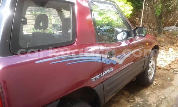 Acheter Occasion Voiture Toyota RAV4 Rouge à Bujumbura, Bujumbura Acheter Occasion Voiture Toyota RAV4 Rouge à Bujumbura, Bujumbura