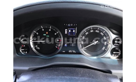 Acheter Import Voiture Toyota Land Cruiser Blanc à Import - Dubai, Bujumbura Acheter Import Voiture Toyota Land Cruiser Blanc à Import - Dubai, Bujumbura