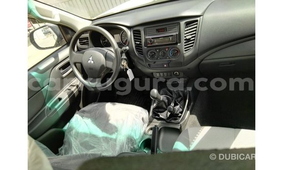 Acheter Import Voiture Mitsubishi L200 Blanc à Import - Dubai, Bujumbura Acheter Import Voiture Mitsubishi L200 Blanc à Import - Dubai, Bujumbura