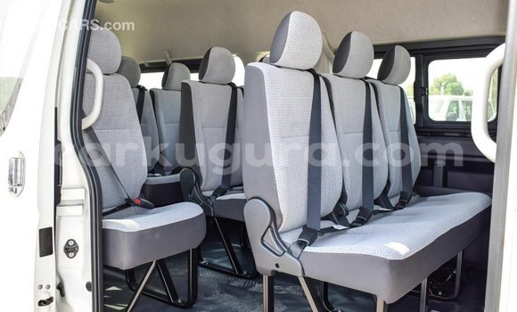 Buy Import Toyota Hiace White Car in Import - Dubai in Bujumbura Buy Import Toyota Hiace White Car in Import - Dubai in Bujumbura