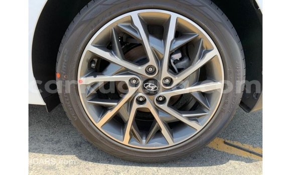 Buy Import Hyundai Elantra White Car in Import - Dubai in Bujumbura Buy Import Hyundai Elantra White Car in Import - Dubai in Bujumbura