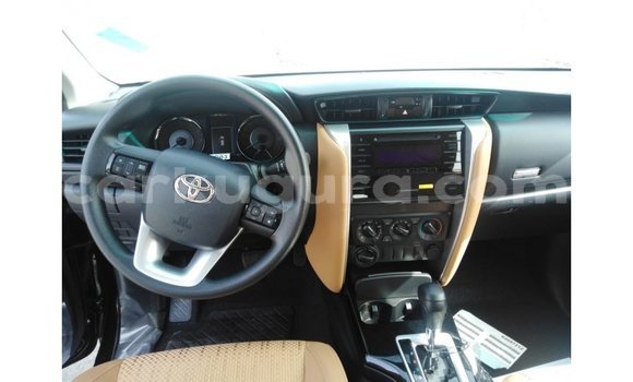 Acheter Import Voiture Toyota Fortuner Noir à Import - Dubai, Bujumbura Acheter Import Voiture Toyota Fortuner Noir à Import - Dubai, Bujumbura