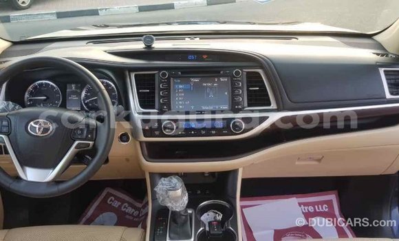 Nunua Imported Toyota Highlander Bluu Gari ndani ya Import - Dubai nchini Bujumbura Nunua Imported Toyota Highlander Bluu Gari ndani ya Import - Dubai nchini Bujumbura