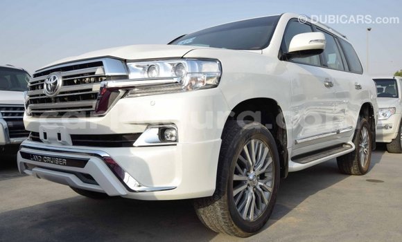 Nunua Imported Toyota Land Cruiser Nyeupe Gari ndani ya Import - Dubai nchini Bujumbura Nunua Imported Toyota Land Cruiser Nyeupe Gari ndani ya Import - Dubai nchini Bujumbura