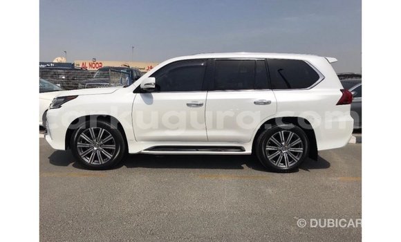Acheter Import Voiture Lexus LX Blanc à Import - Dubai, Bujumbura Acheter Import Voiture Lexus LX Blanc à Import - Dubai, Bujumbura