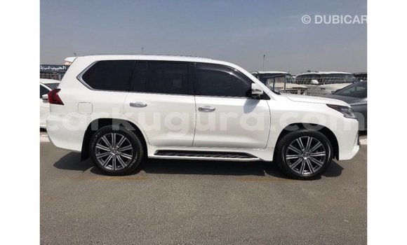Acheter Import Voiture Lexus LX Blanc à Import - Dubai, Bujumbura Acheter Import Voiture Lexus LX Blanc à Import - Dubai, Bujumbura