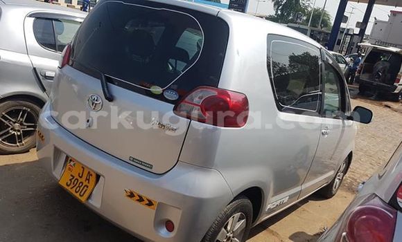 Acheter Occasion Voiture Toyota Porte Gris à Bujumbura, Bujumbura Acheter Occasion Voiture Toyota Porte Gris à Bujumbura, Bujumbura