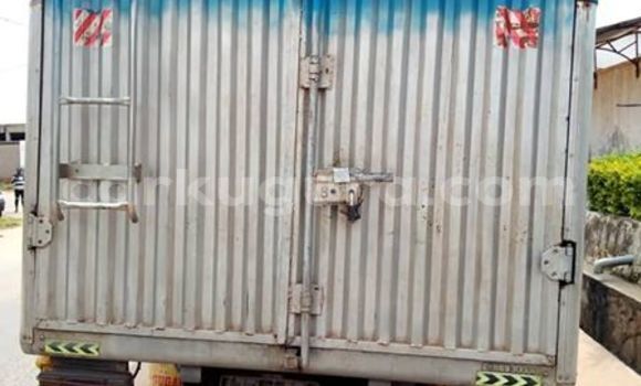 Buy Used Toyota Dyna White Car in Bujumbura in Bujumbura Buy Used Toyota Dyna White Car in Bujumbura in Bujumbura