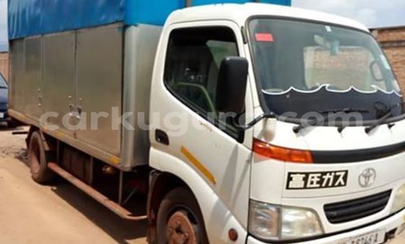 Buy Used Toyota Dyna White Car in Bujumbura in Bujumbura Buy Used Toyota Dyna White Car in Bujumbura in Bujumbura