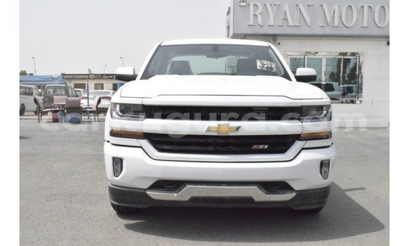 Acheter Import Voiture Chevrolet Silverado Blanc à Import - Dubai, Bujumbura