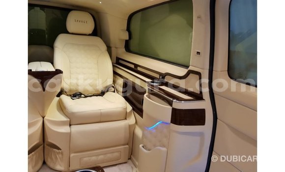 Acheter Import Voiture Mercedes-Benz 250 Noir à Import - Dubai, Bujumbura Acheter Import Voiture Mercedes-Benz 250 Noir à Import - Dubai, Bujumbura