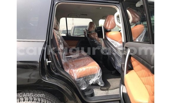 Acheter Import Voiture Toyota Land Cruiser Noir à Import - Dubai, Bujumbura Acheter Import Voiture Toyota Land Cruiser Noir à Import - Dubai, Bujumbura