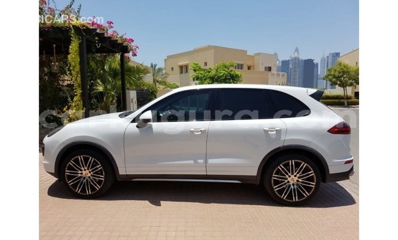 Nunua Imported Porsche Cayenne Nyeupe Gari ndani ya Import - Dubai nchini Bujumbura Nunua Imported Porsche Cayenne Nyeupe Gari ndani ya Import - Dubai nchini Bujumbura
