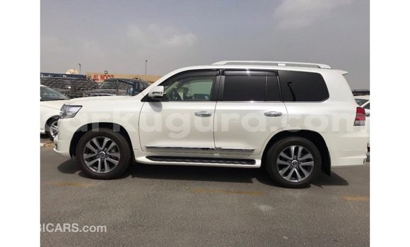 Buy Import Toyota Land Cruiser White Car in Import - Dubai in Bujumbura Buy Import Toyota Land Cruiser White Car in Import - Dubai in Bujumbura