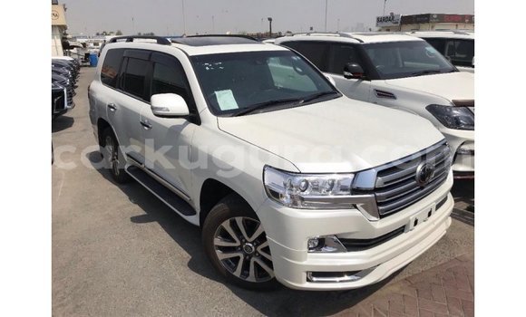 Acheter Import Voiture Toyota Land Cruiser Blanc à Import - Dubai, Bujumbura Acheter Import Voiture Toyota Land Cruiser Blanc à Import - Dubai, Bujumbura