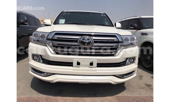 Acheter Import Voiture Toyota Land Cruiser Blanc à Import - Dubai, Bujumbura Acheter Import Voiture Toyota Land Cruiser Blanc à Import - Dubai, Bujumbura