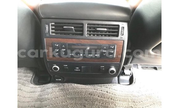 Acheter Import Voiture Toyota Land Cruiser Blanc à Import - Dubai, Bujumbura Acheter Import Voiture Toyota Land Cruiser Blanc à Import - Dubai, Bujumbura