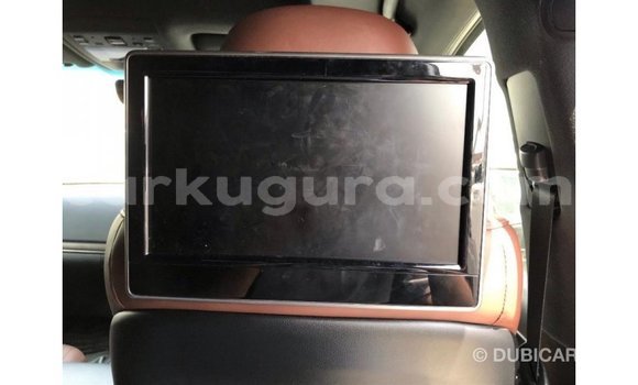 Acheter Import Voiture Toyota Land Cruiser Blanc à Import - Dubai, Bujumbura Acheter Import Voiture Toyota Land Cruiser Blanc à Import - Dubai, Bujumbura