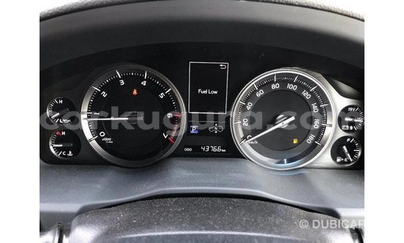 Acheter Import Voiture Toyota Land Cruiser Blanc à Import - Dubai, Bujumbura Acheter Import Voiture Toyota Land Cruiser Blanc à Import - Dubai, Bujumbura