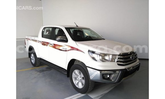 Acheter Import Voiture Toyota Hilux Blanc à Import - Dubai, Bujumbura Acheter Import Voiture Toyota Hilux Blanc à Import - Dubai, Bujumbura