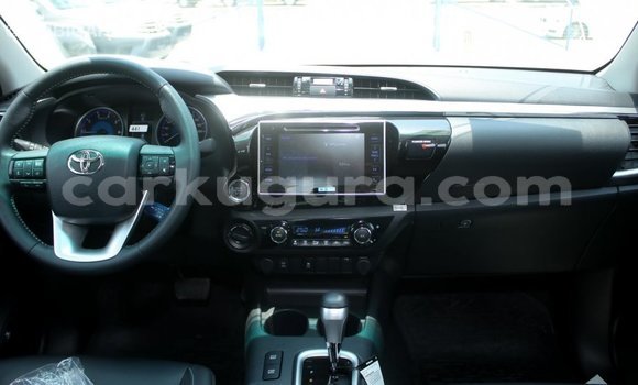 Acheter Import Voiture Toyota Hilux Noir à Import - Dubai, Bujumbura Acheter Import Voiture Toyota Hilux Noir à Import - Dubai, Bujumbura