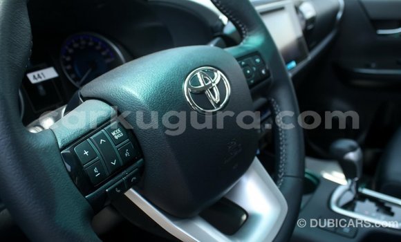 Acheter Import Voiture Toyota Hilux Noir à Import - Dubai, Bujumbura Acheter Import Voiture Toyota Hilux Noir à Import - Dubai, Bujumbura