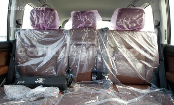 Nunua Imported Toyota Land Cruiser Nyeusi Gari ndani ya Import - Dubai nchini Bujumbura Nunua Imported Toyota Land Cruiser Nyeusi Gari ndani ya Import - Dubai nchini Bujumbura
