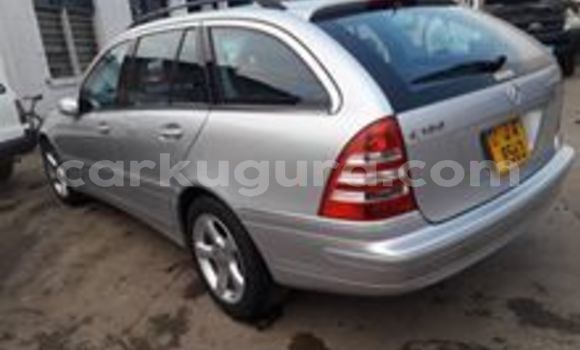 Acheter Occasion Voiture Mercedes-Benz C–Class Gris à Bujumbura, Bujumbura Acheter Occasion Voiture Mercedes-Benz C–Class Gris à Bujumbura, Bujumbura
