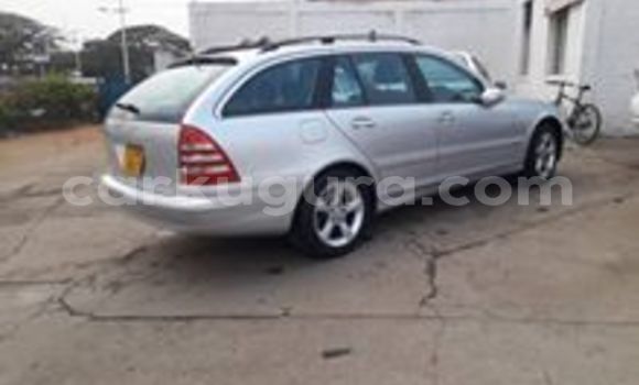 Acheter Occasion Voiture Mercedes-Benz C–Class Gris à Bujumbura, Bujumbura Acheter Occasion Voiture Mercedes-Benz C–Class Gris à Bujumbura, Bujumbura