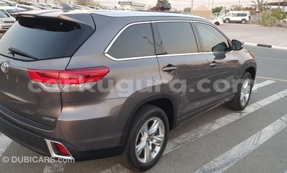 Nunua Imported Toyota Highlander Nyingine Gari ndani ya Import - Dubai nchini Bujumbura Nunua Imported Toyota Highlander Nyingine Gari ndani ya Import - Dubai nchini Bujumbura