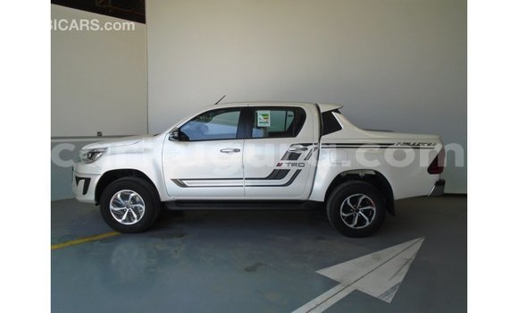 Acheter Import Voiture Toyota Hilux Blanc à Import - Dubai, Bujumbura Acheter Import Voiture Toyota Hilux Blanc à Import - Dubai, Bujumbura
