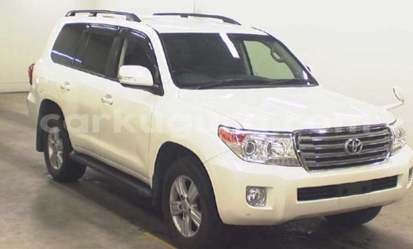Acheter Import Voiture Toyota Land Cruiser Blanc à Import - Dubai, Bujumbura Acheter Import Voiture Toyota Land Cruiser Blanc à Import - Dubai, Bujumbura