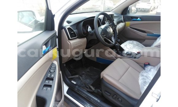 Buy Import Hyundai Tucson White Car in Import - Dubai in Bujumbura Buy Import Hyundai Tucson White Car in Import - Dubai in Bujumbura