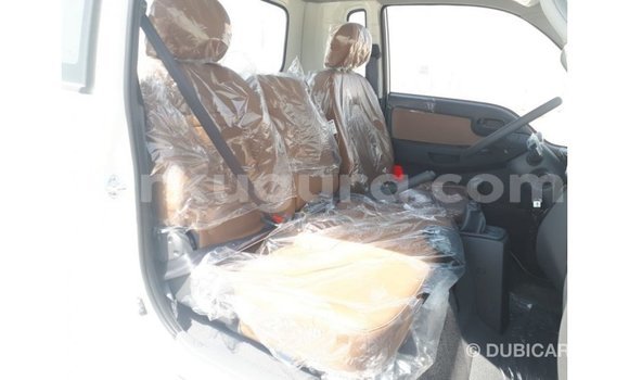 Nunua Imported Kia Carens Nyeupe Gari ndani ya Import - Dubai nchini Bujumbura Nunua Imported Kia Carens Nyeupe Gari ndani ya Import - Dubai nchini Bujumbura