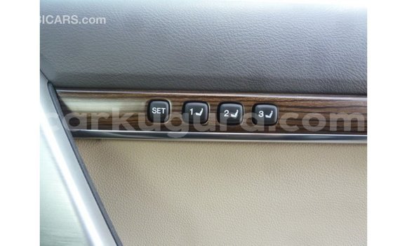 Acheter Import Voiture Toyota Land Cruiser Noir à Import - Dubai, Bujumbura Acheter Import Voiture Toyota Land Cruiser Noir à Import - Dubai, Bujumbura