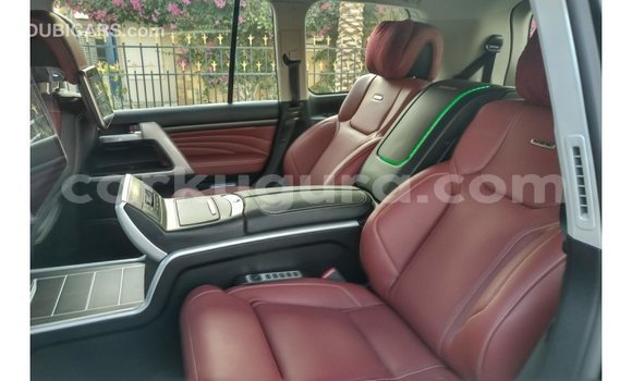 Nunua Imported Toyota Land Cruiser Nyeusi Gari ndani ya Import - Dubai nchini Bujumbura Nunua Imported Toyota Land Cruiser Nyeusi Gari ndani ya Import - Dubai nchini Bujumbura