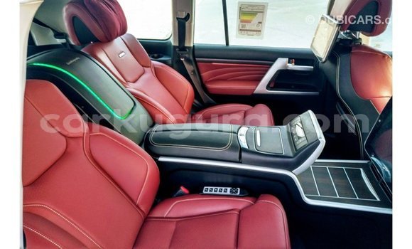 Nunua Imported Toyota Land Cruiser Nyeusi Gari ndani ya Import - Dubai nchini Bujumbura Nunua Imported Toyota Land Cruiser Nyeusi Gari ndani ya Import - Dubai nchini Bujumbura