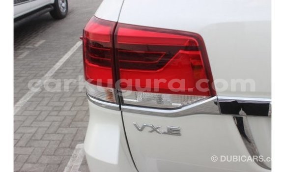 Nunua Imported Toyota Land Cruiser Nyeupe Gari ndani ya Import - Dubai nchini Bujumbura Nunua Imported Toyota Land Cruiser Nyeupe Gari ndani ya Import - Dubai nchini Bujumbura