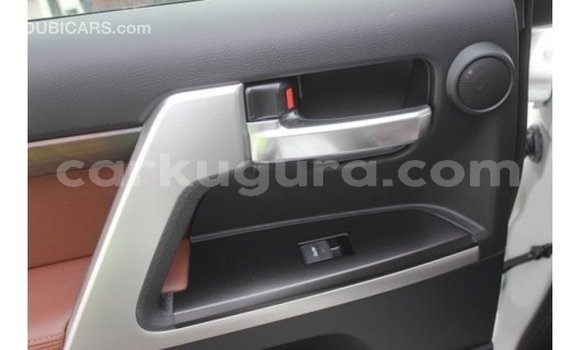 Nunua Imported Toyota Land Cruiser Nyeupe Gari ndani ya Import - Dubai nchini Bujumbura Nunua Imported Toyota Land Cruiser Nyeupe Gari ndani ya Import - Dubai nchini Bujumbura