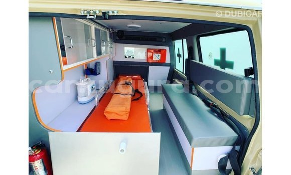 Nunua Imported Toyota Land Cruiser Beige Gari ndani ya Import - Dubai nchini Bujumbura Nunua Imported Toyota Land Cruiser Beige Gari ndani ya Import - Dubai nchini Bujumbura