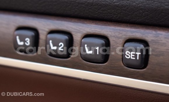 Acheter Import Voiture Toyota Land Cruiser Blanc à Import - Dubai, Bujumbura Acheter Import Voiture Toyota Land Cruiser Blanc à Import - Dubai, Bujumbura